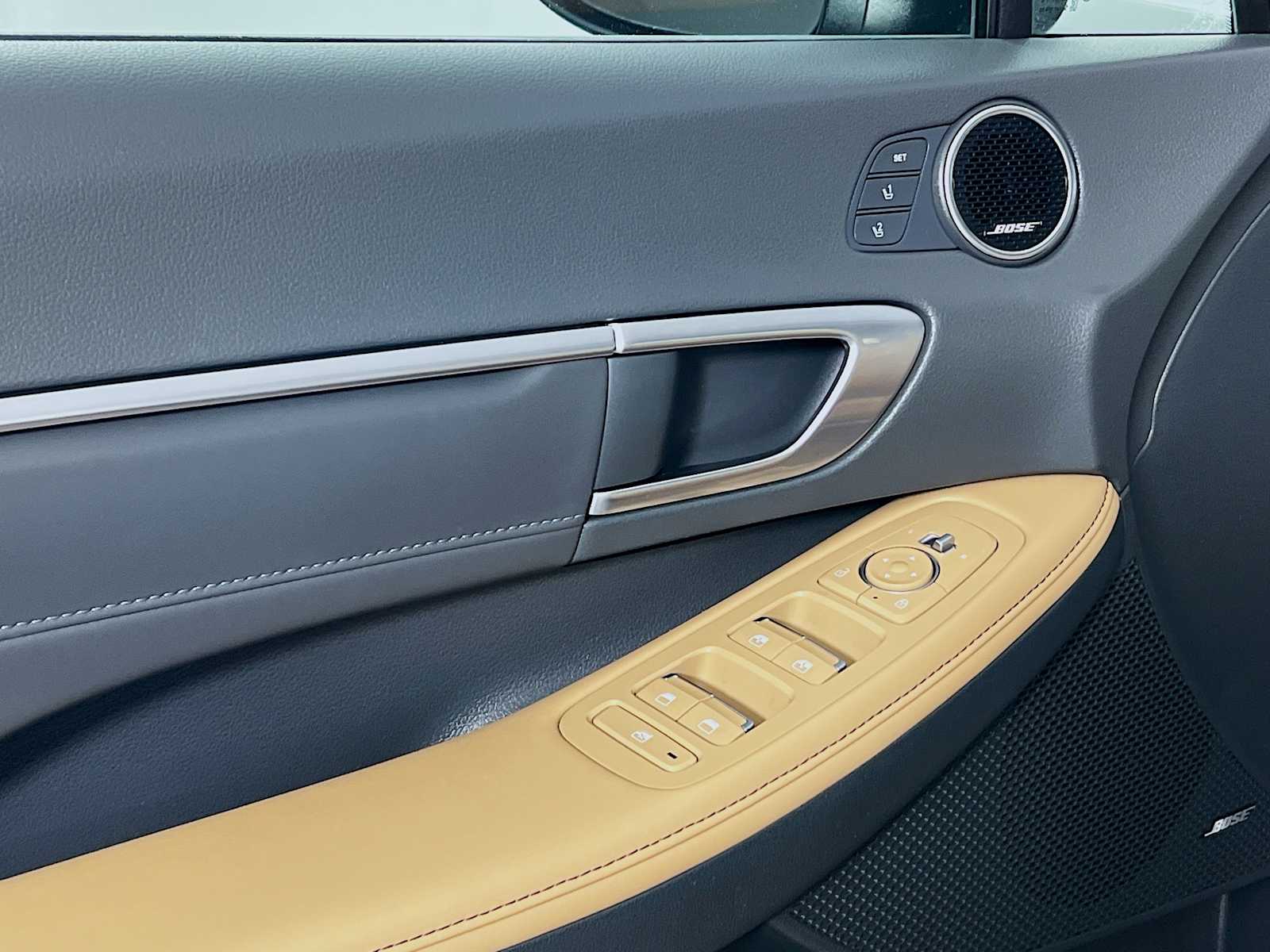 2022 Hyundai Sonata Limited - Photo 18