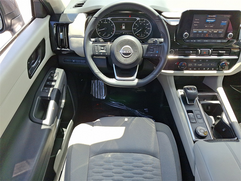 2023 Nissan Pathfinder SV - Photo 12