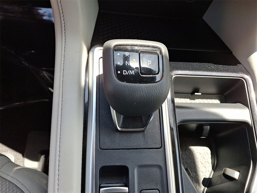 2023 Nissan Pathfinder SV - Photo 16