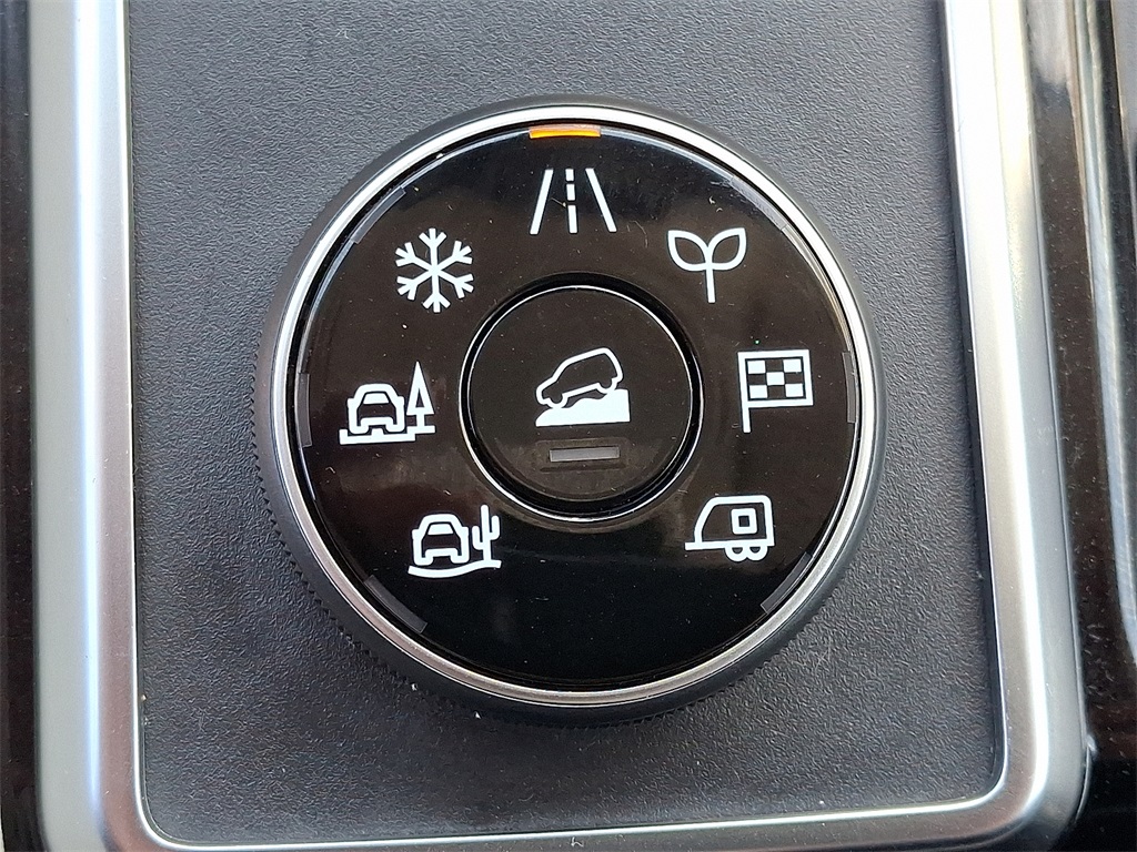 2023 Nissan Pathfinder SV - Photo 22