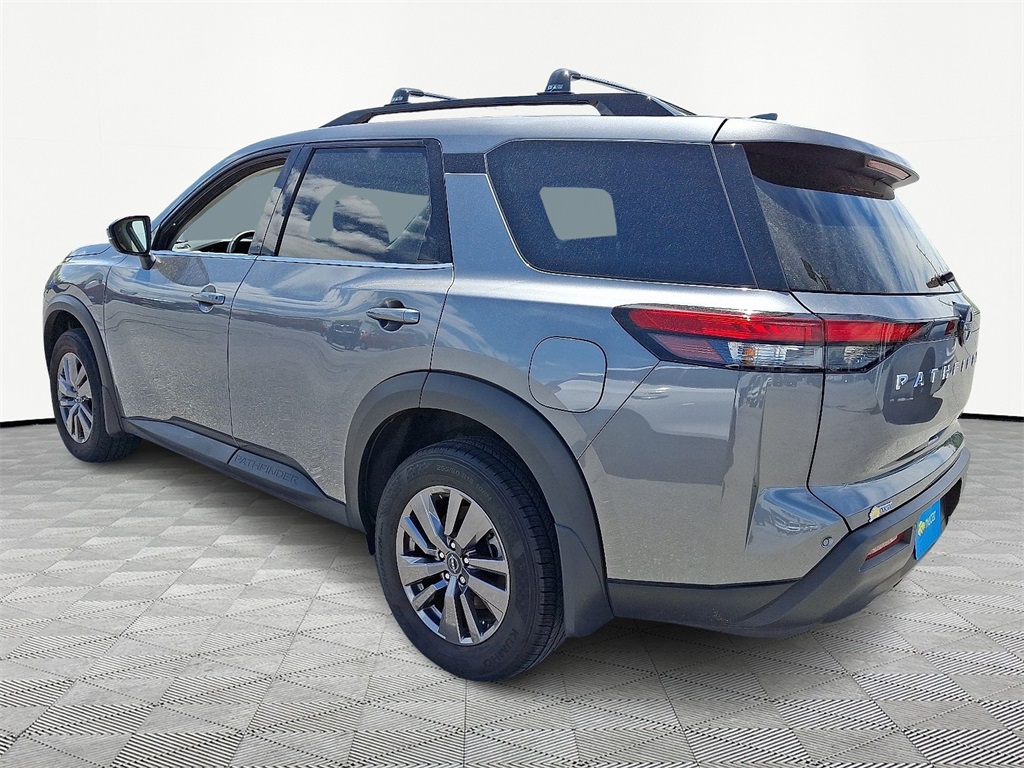 2023 Nissan Pathfinder SV - Photo 4