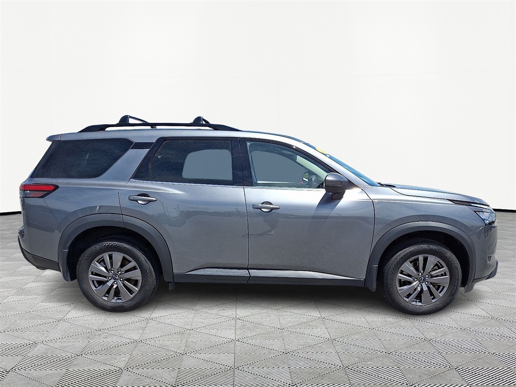 2023 Nissan Pathfinder SV - Photo 7