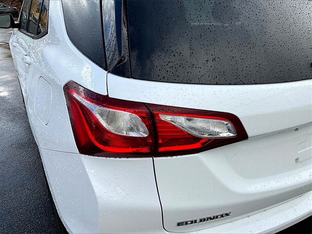 2019 Chevrolet Equinox LS - Photo 31