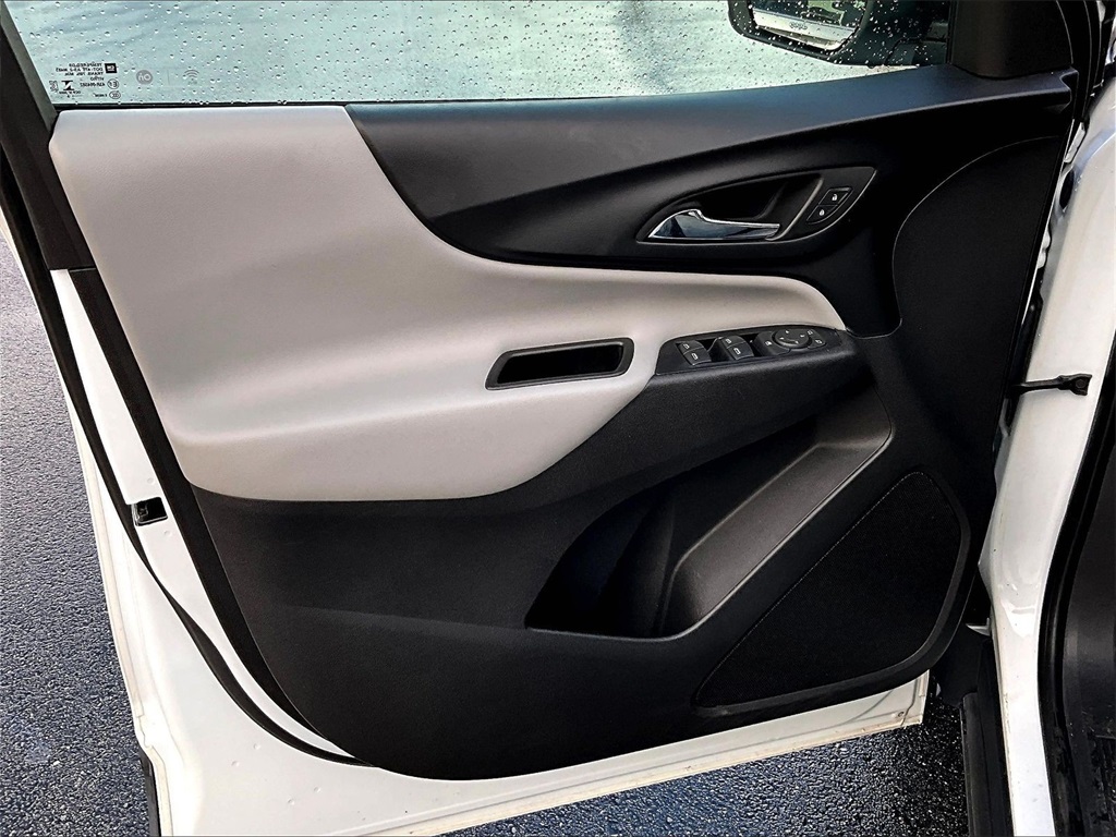 2019 Chevrolet Equinox LS - Photo 9