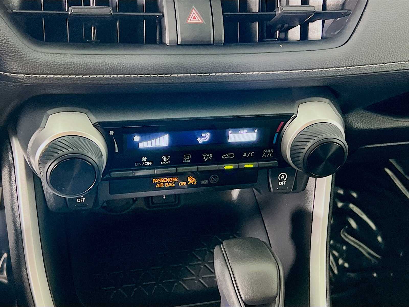 2022 Toyota RAV4 LE - Photo 15