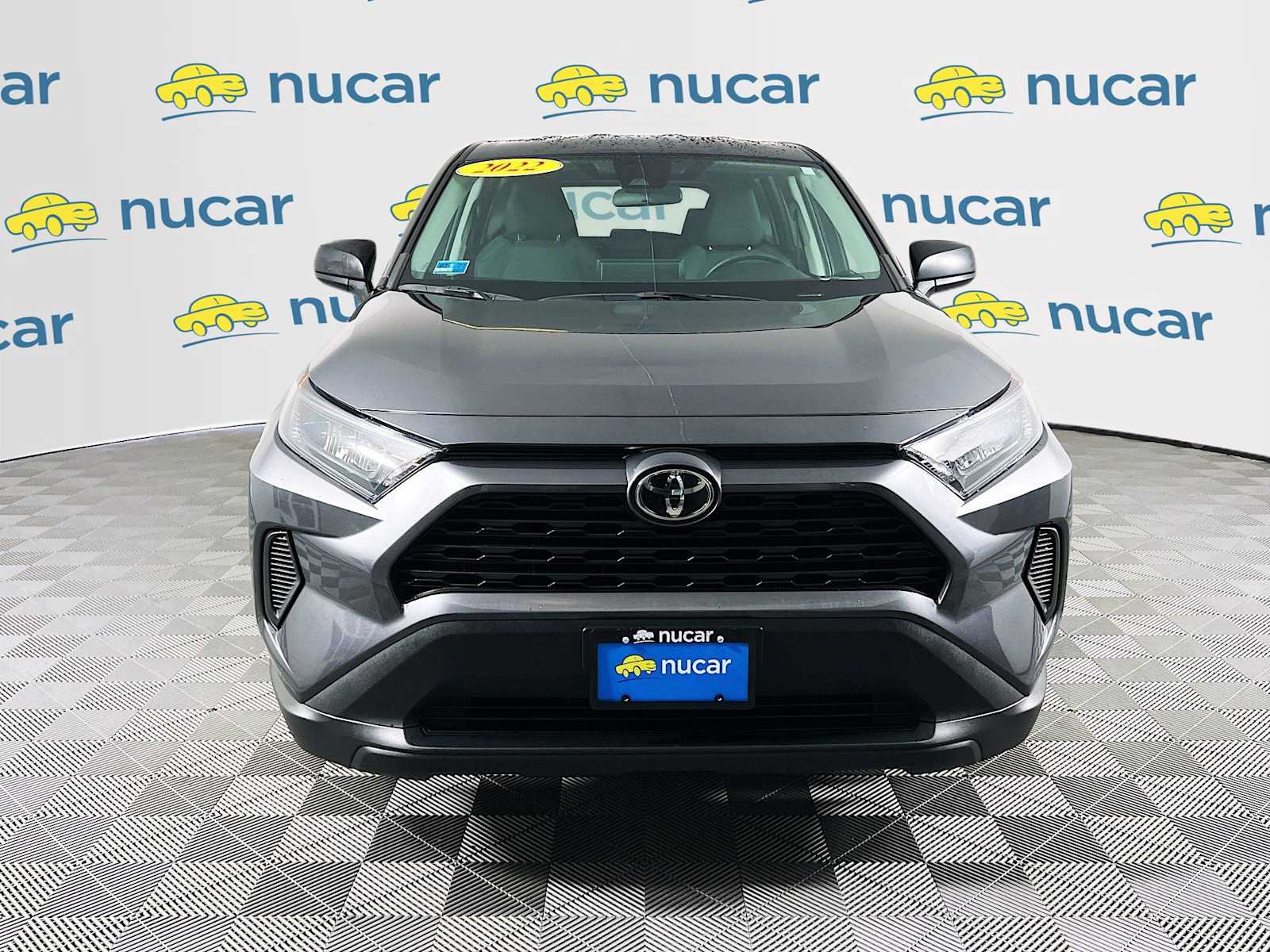2022 Toyota RAV4 LE - Photo 2