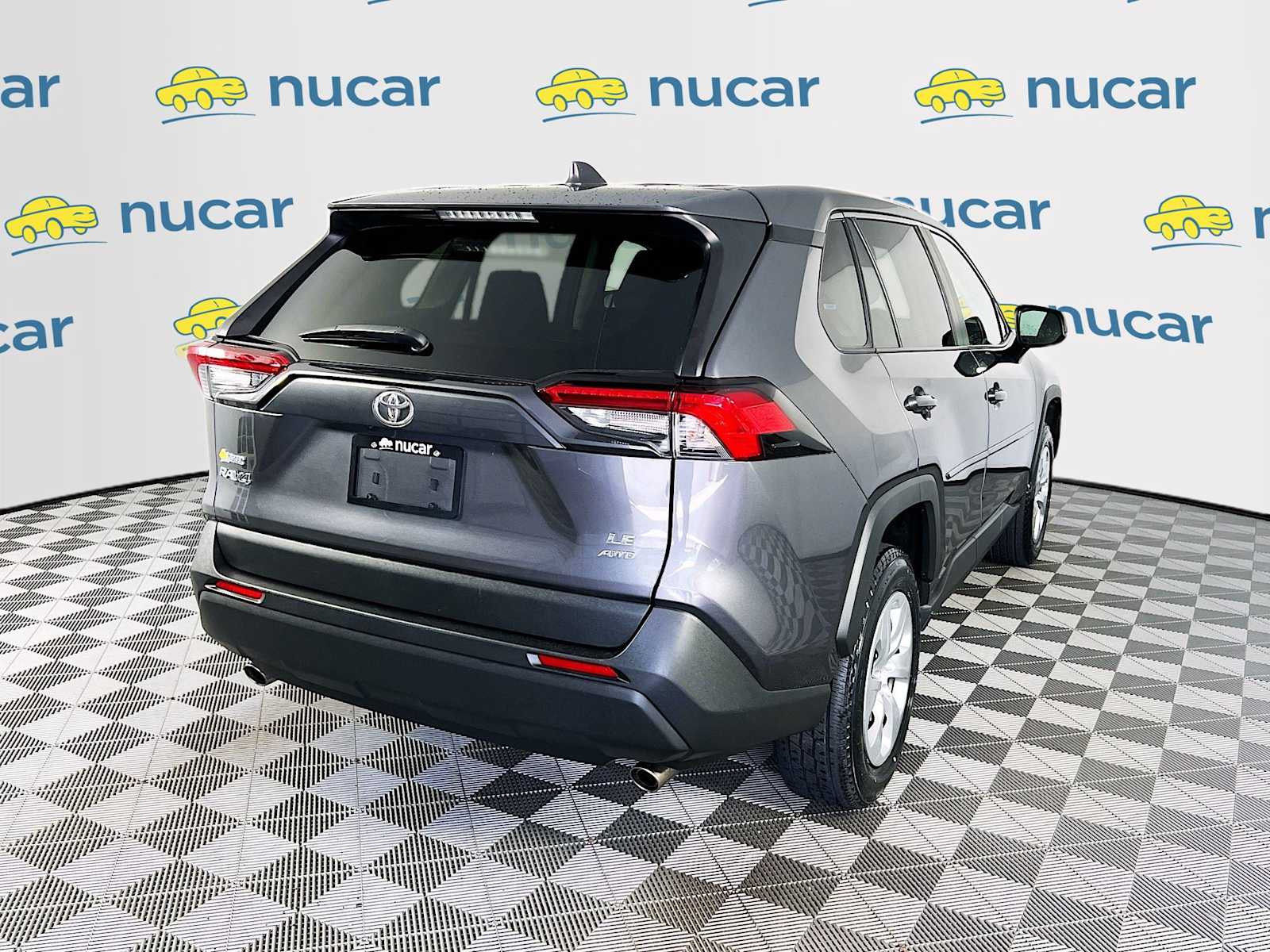 2022 Toyota RAV4 LE - Photo 7