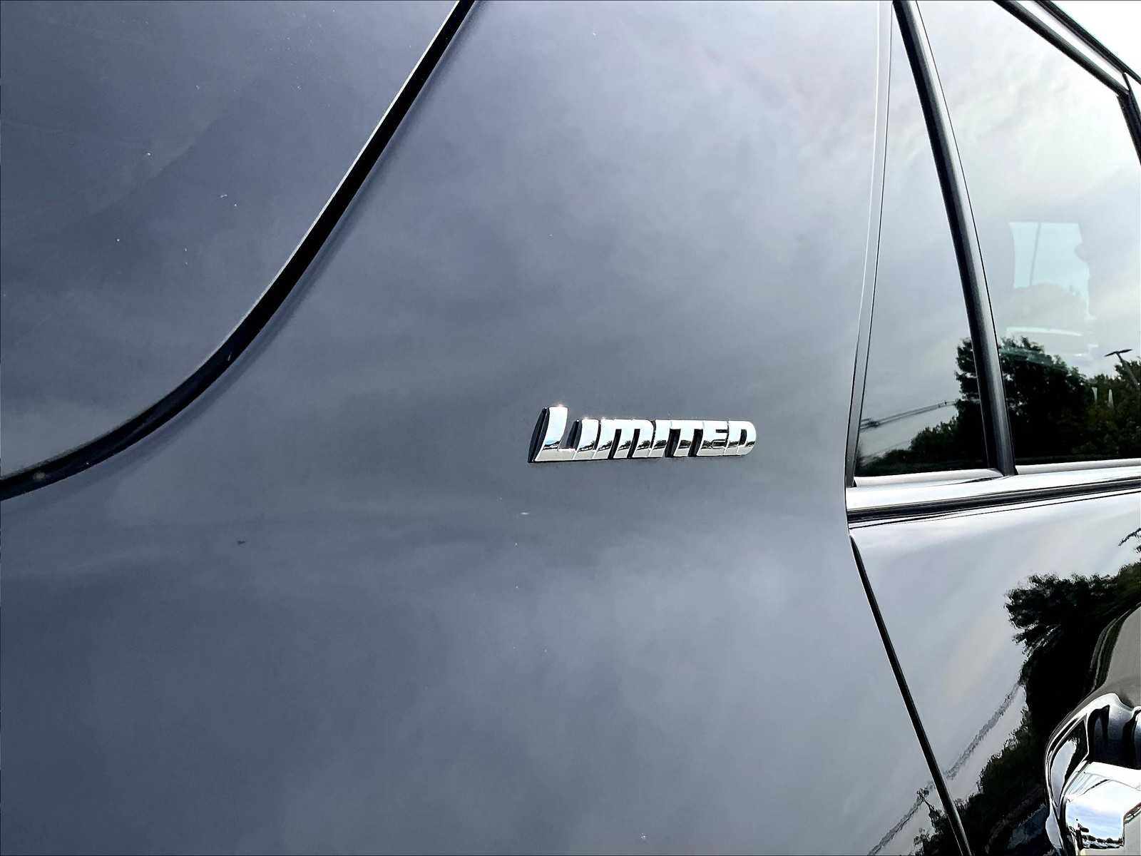 2023 Toyota 4Runner Limited - Photo 29
