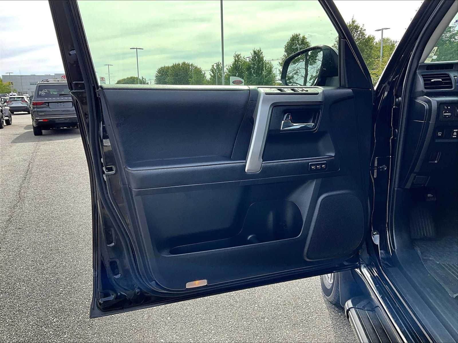 2023 Toyota 4Runner Limited - Photo 9