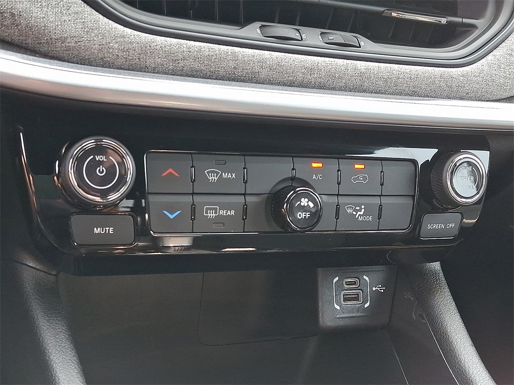 2024 Jeep Compass Latitude - Photo 16