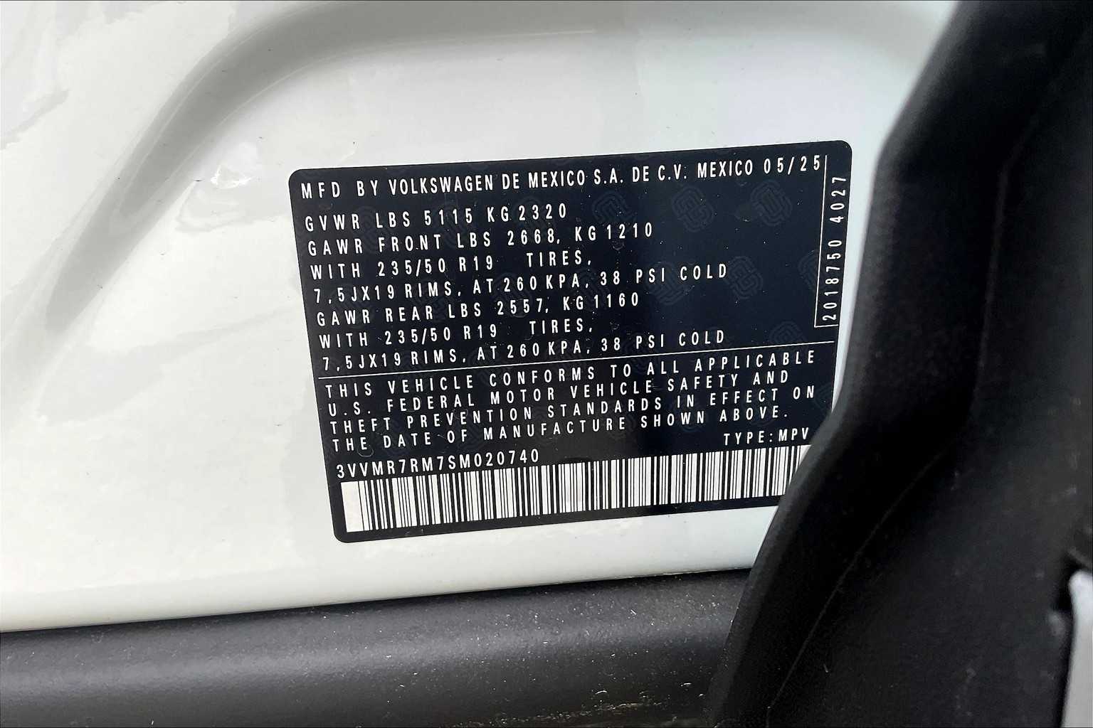 2025 Volkswagen Tiguan SE - Photo 17