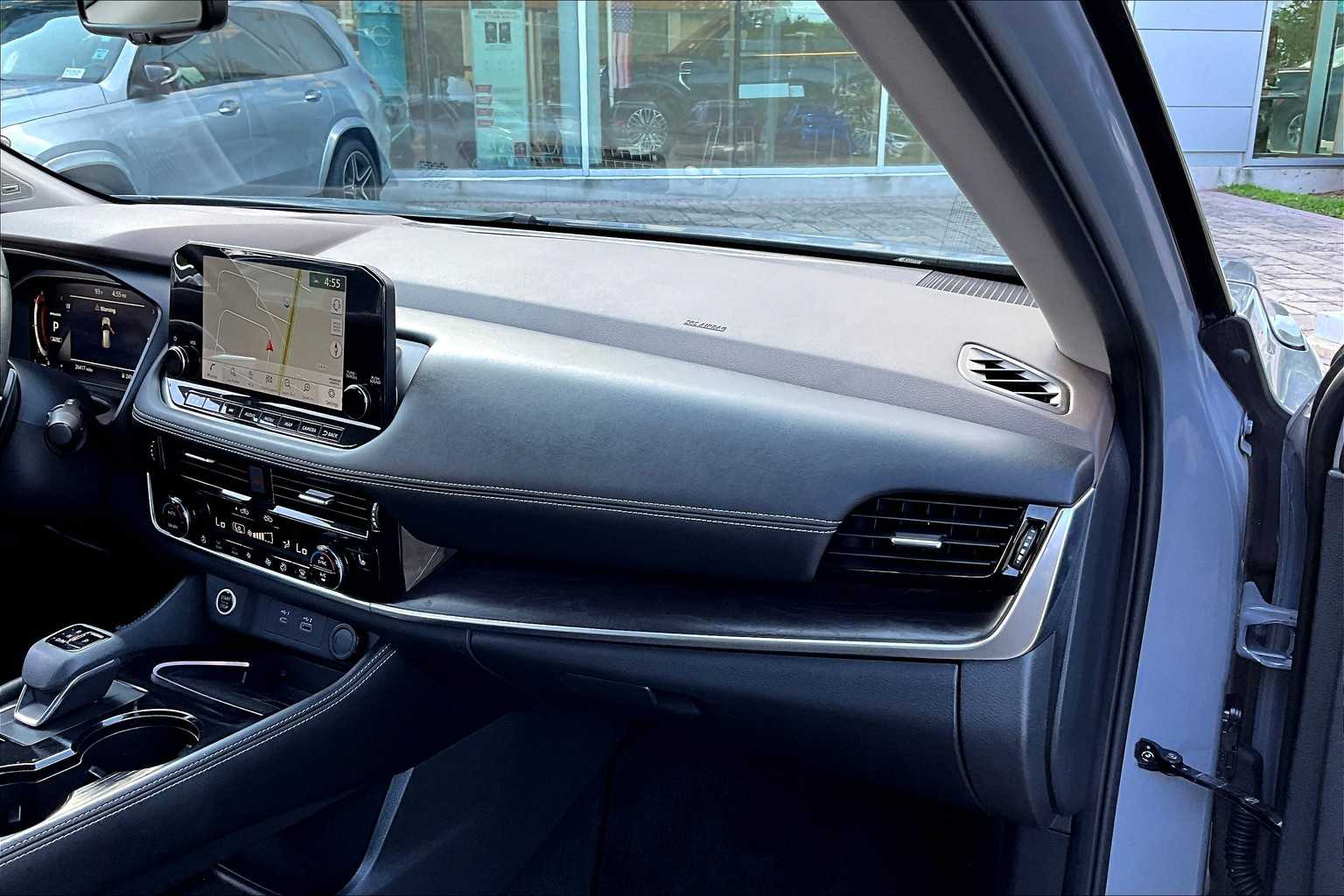2021 Nissan Rogue Platinum - Photo 13