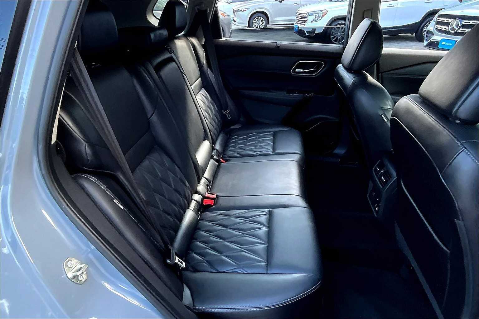 2021 Nissan Rogue Platinum - Photo 16