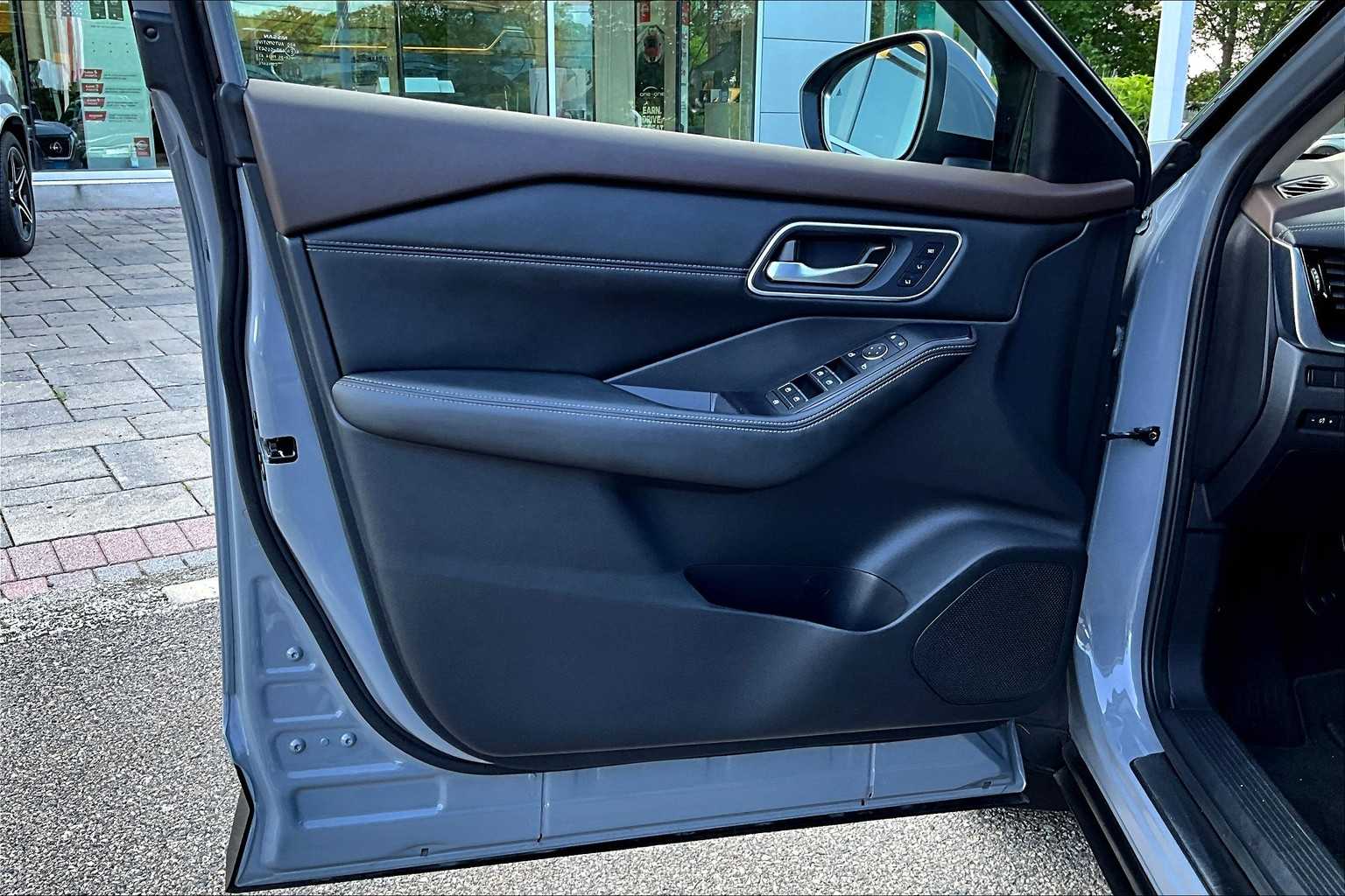 2021 Nissan Rogue Platinum - Photo 9