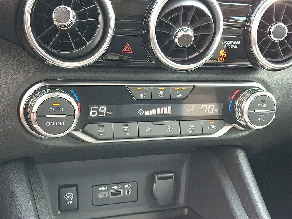 2025 Nissan Sentra SV - Photo 11