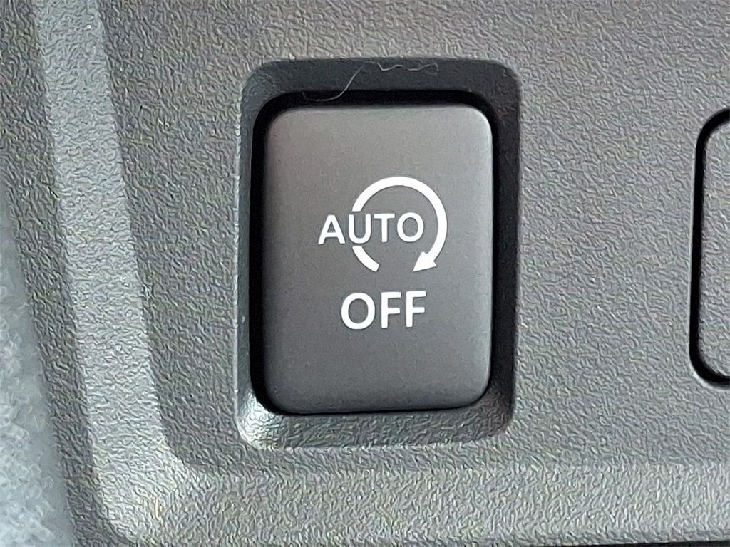2025 Nissan Sentra SV - Photo 16