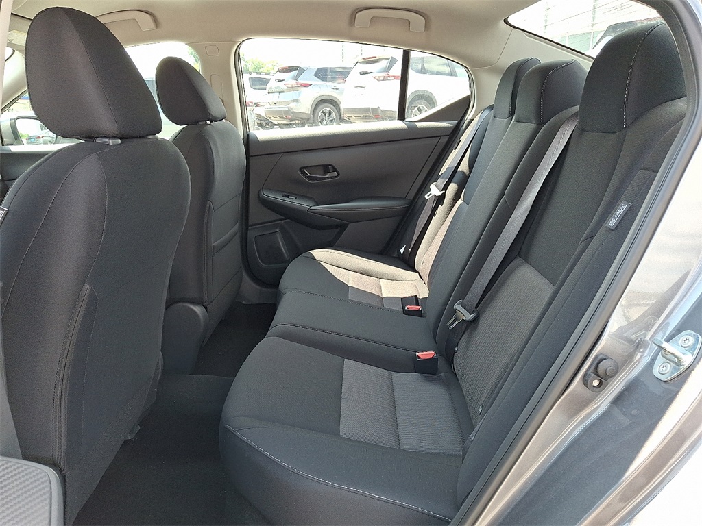 2025 Nissan Sentra SV - Photo 6