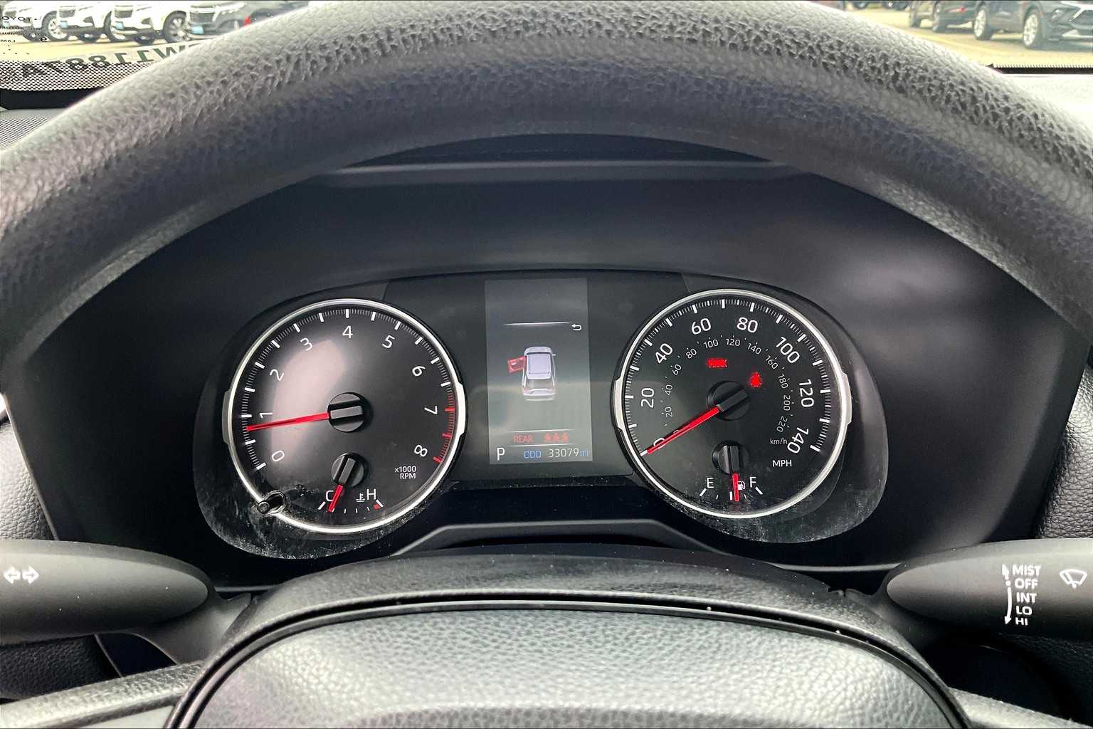 2022 Toyota RAV4 LE - Photo 24