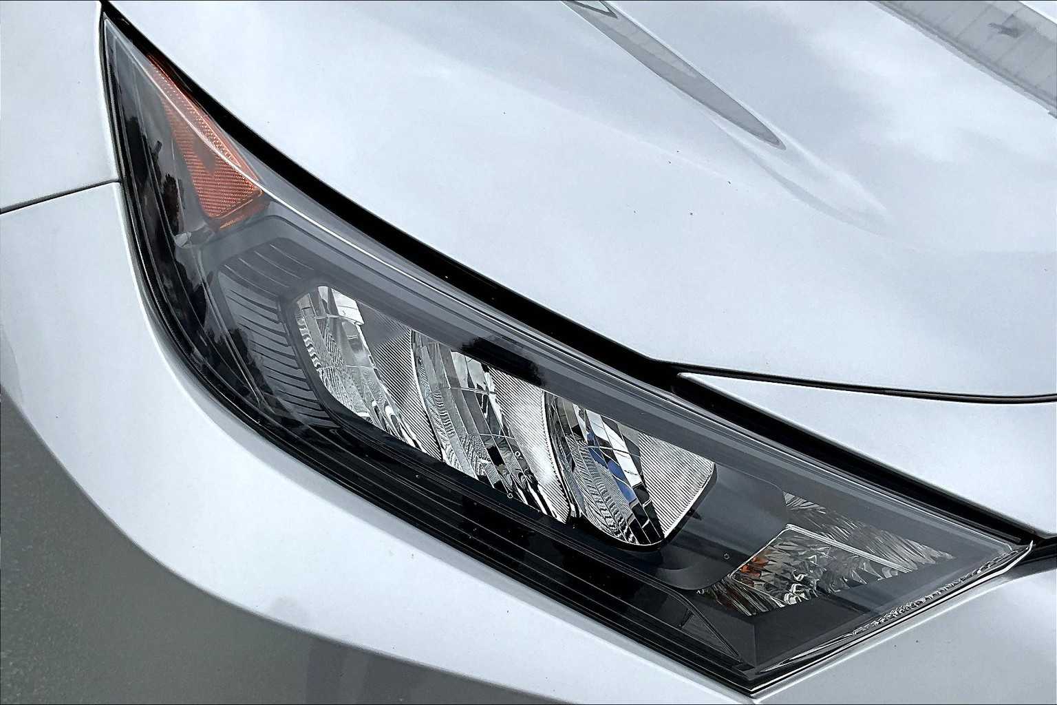 2022 Toyota RAV4 LE - Photo 31