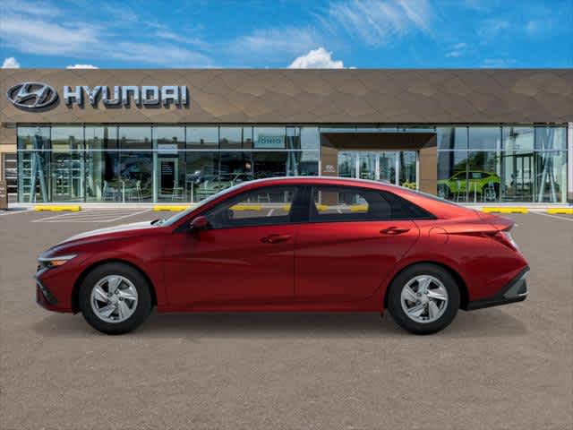2025 Hyundai Elantra SE - Photo 3