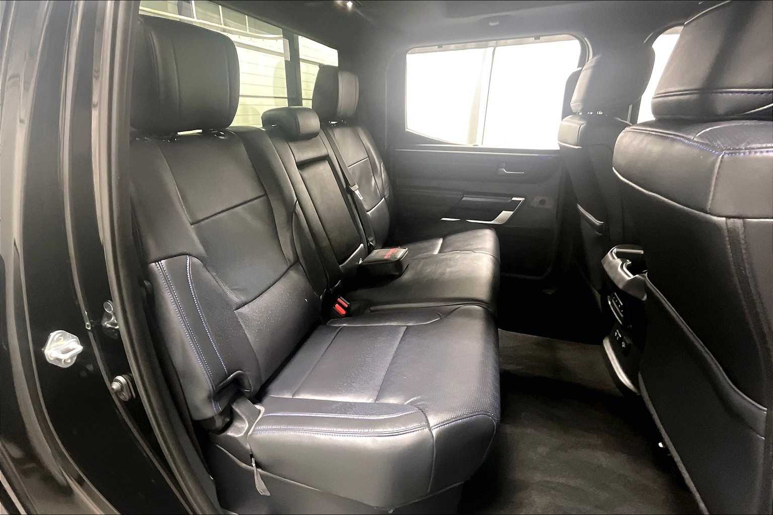 2023 Toyota Tundra Platinum - Photo 16