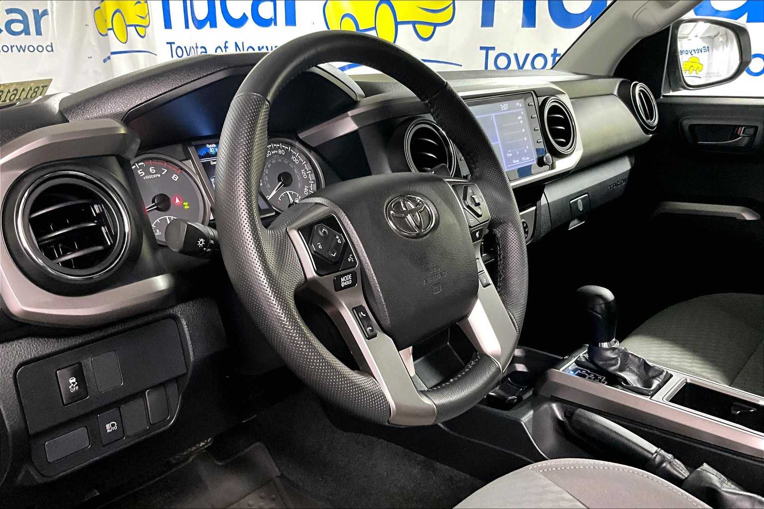2022 Toyota Tacoma SR5 - Photo 8