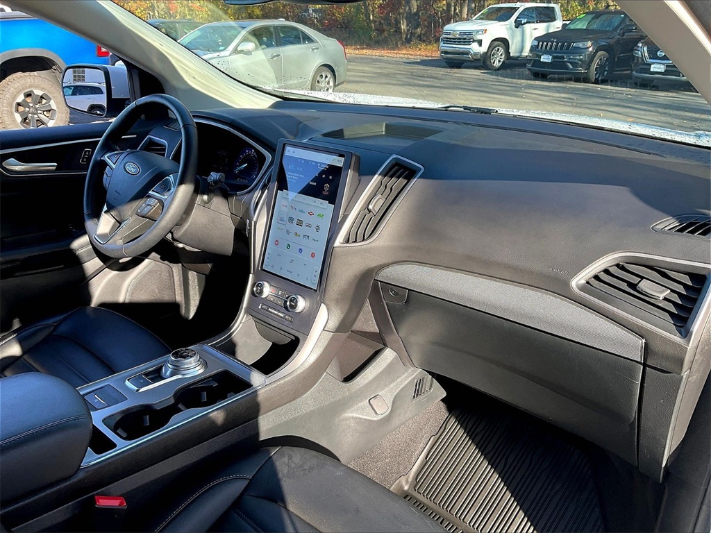 2021 Ford Edge SEL - Photo 13