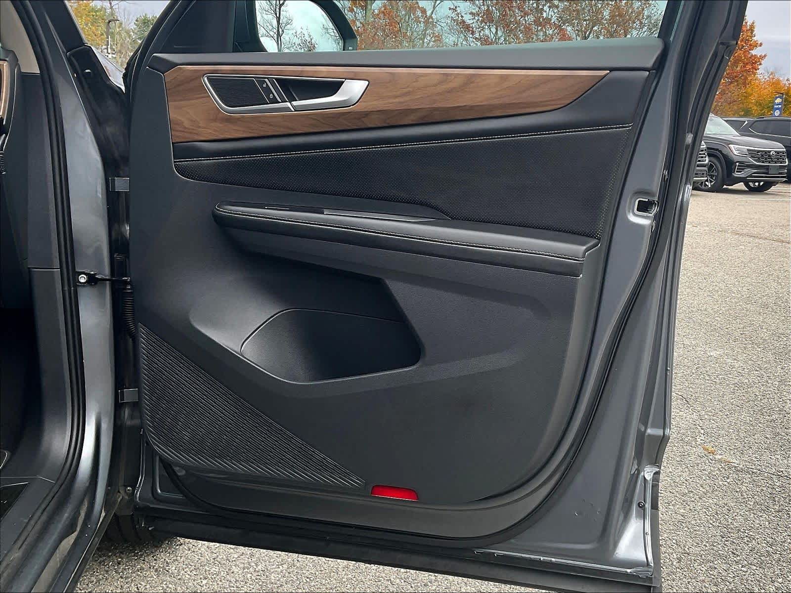 2024 Volkswagen Atlas 2.0T SE w/Technology - Photo 12