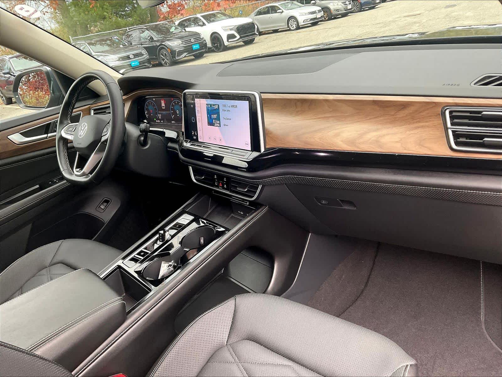 2024 Volkswagen Atlas 2.0T SE w/Technology - Photo 14