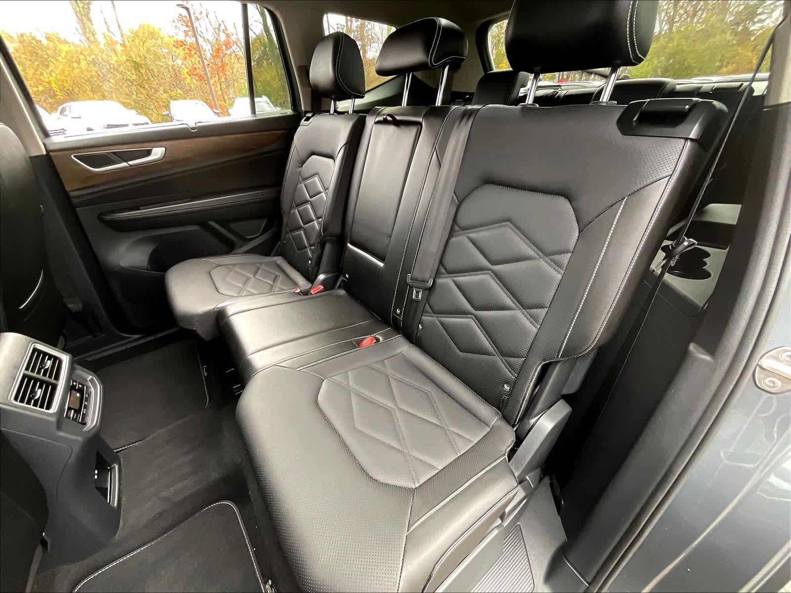 2024 Volkswagen Atlas 2.0T SE w/Technology - Photo 15