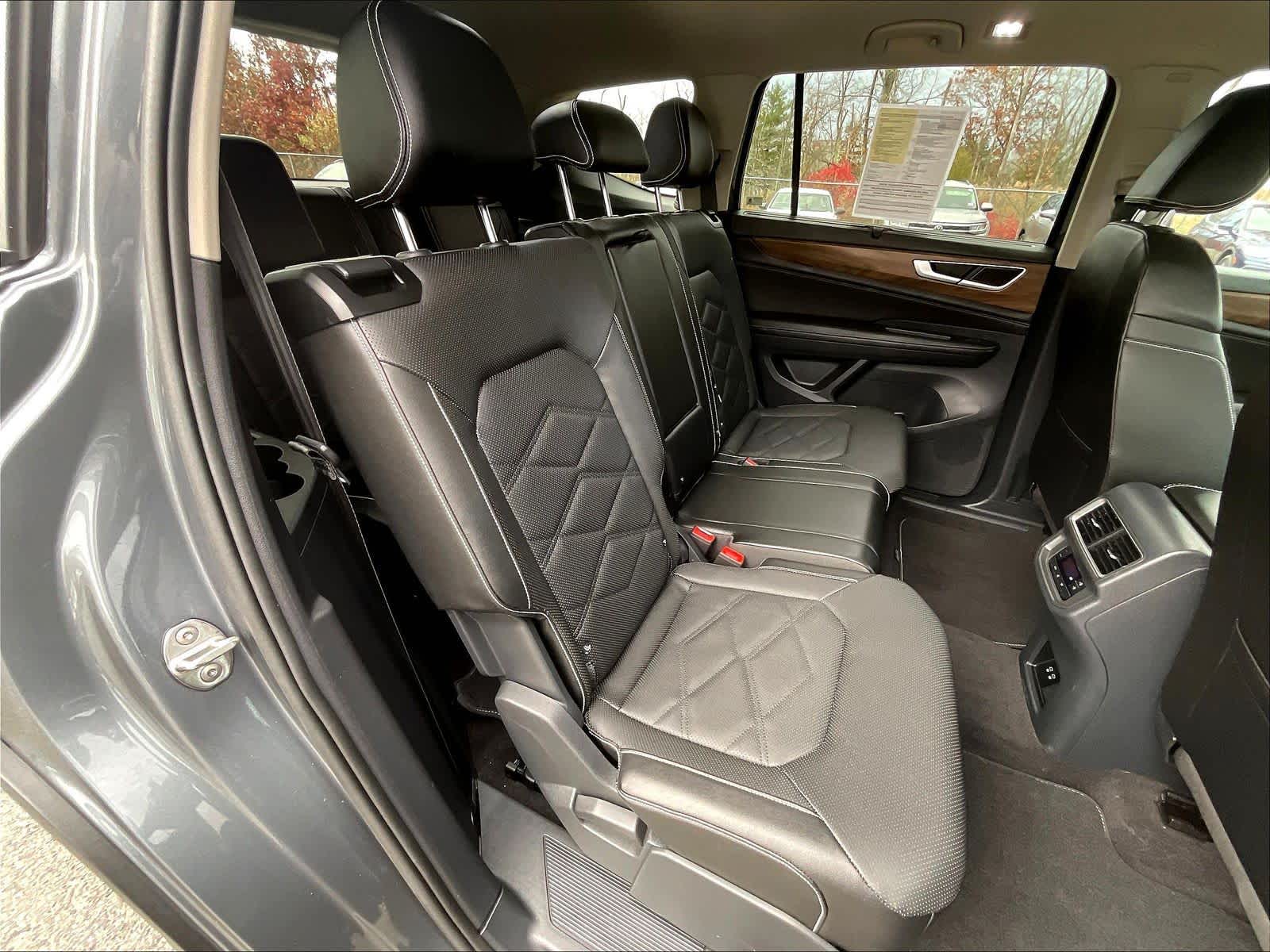 2024 Volkswagen Atlas 2.0T SE w/Technology - Photo 16