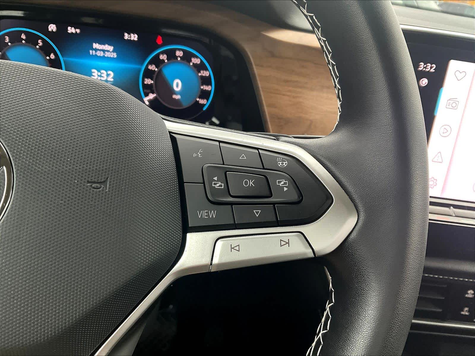 2024 Volkswagen Atlas 2.0T SE w/Technology - Photo 24