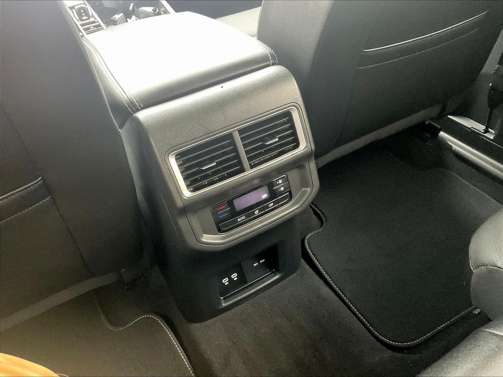 2024 Volkswagen Atlas 2.0T SE w/Technology - Photo 27