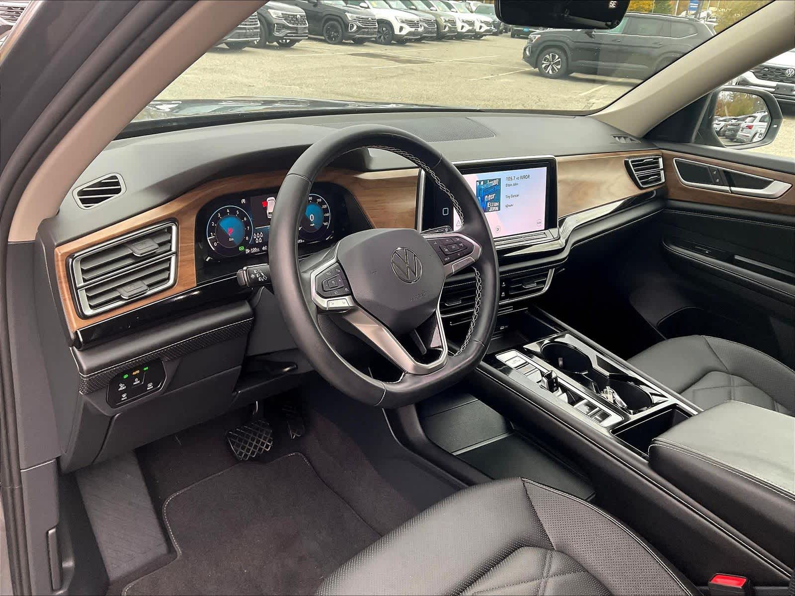 2024 Volkswagen Atlas 2.0T SE w/Technology - Photo 8