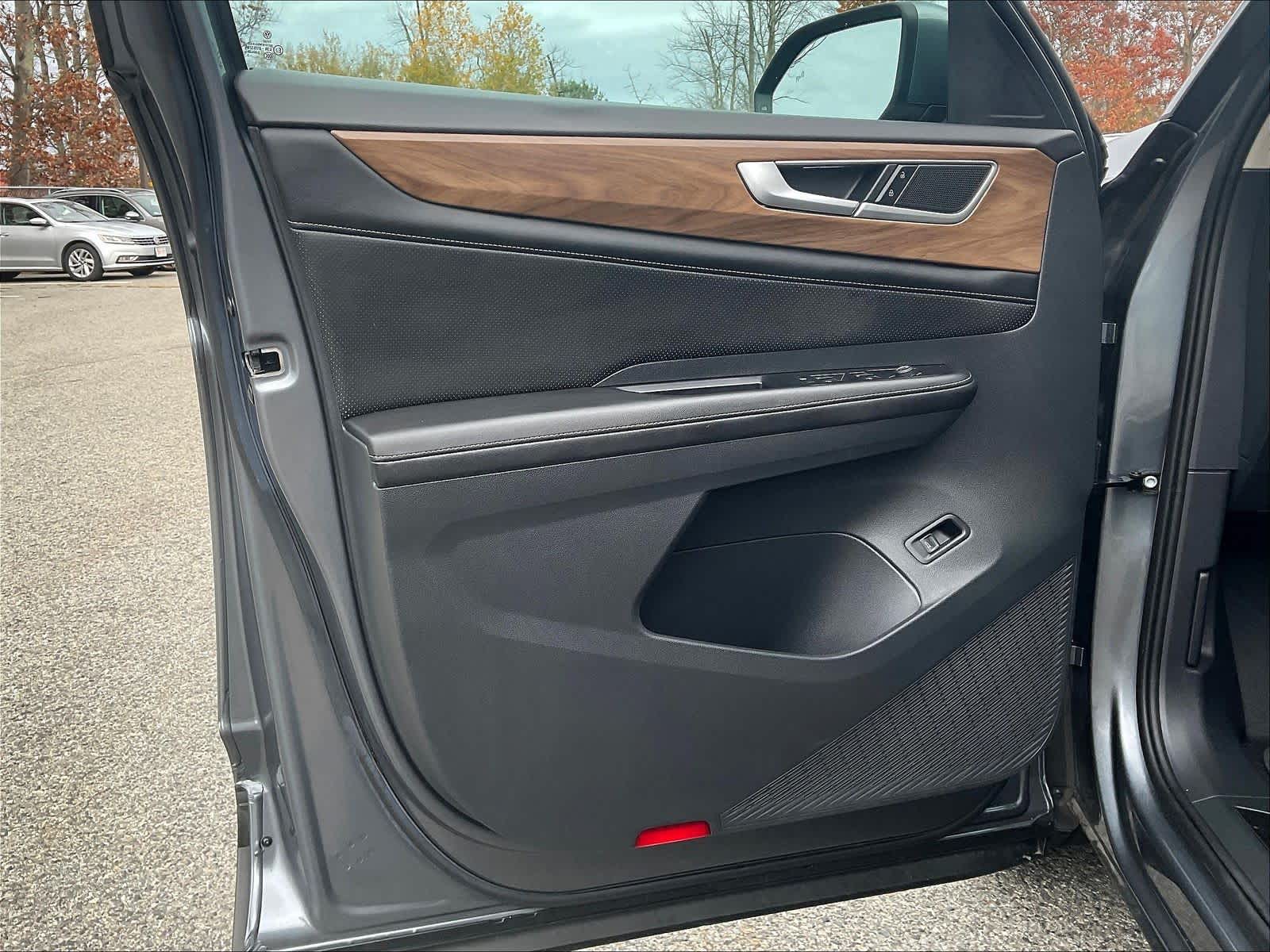 2024 Volkswagen Atlas 2.0T SE w/Technology - Photo 9