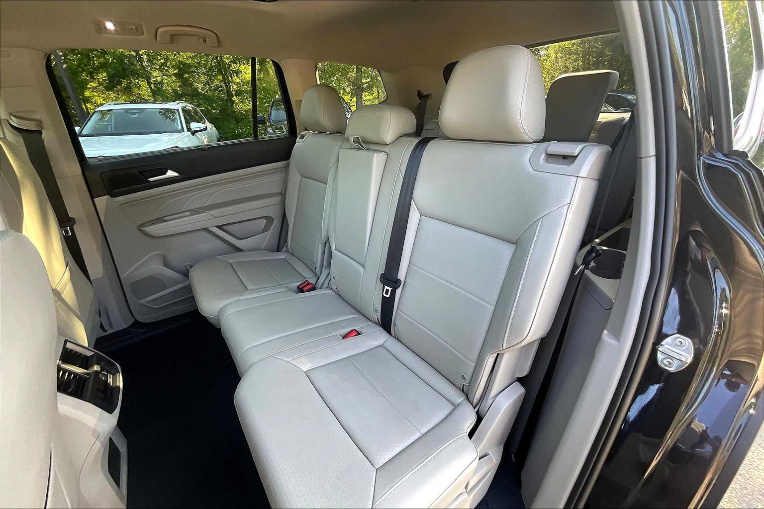 2023 Volkswagen Atlas 3.6L V6 SEL - Photo 15