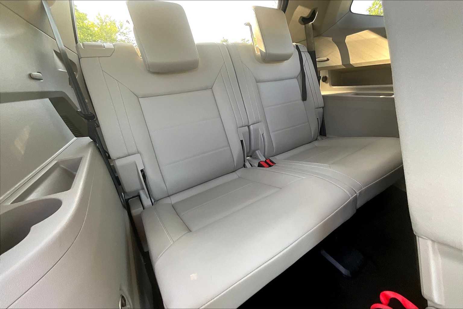 2023 Volkswagen Atlas 3.6L V6 SEL - Photo 17