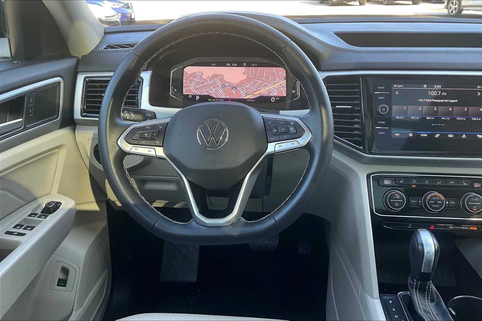2023 Volkswagen Atlas 3.6L V6 SEL - Photo 18