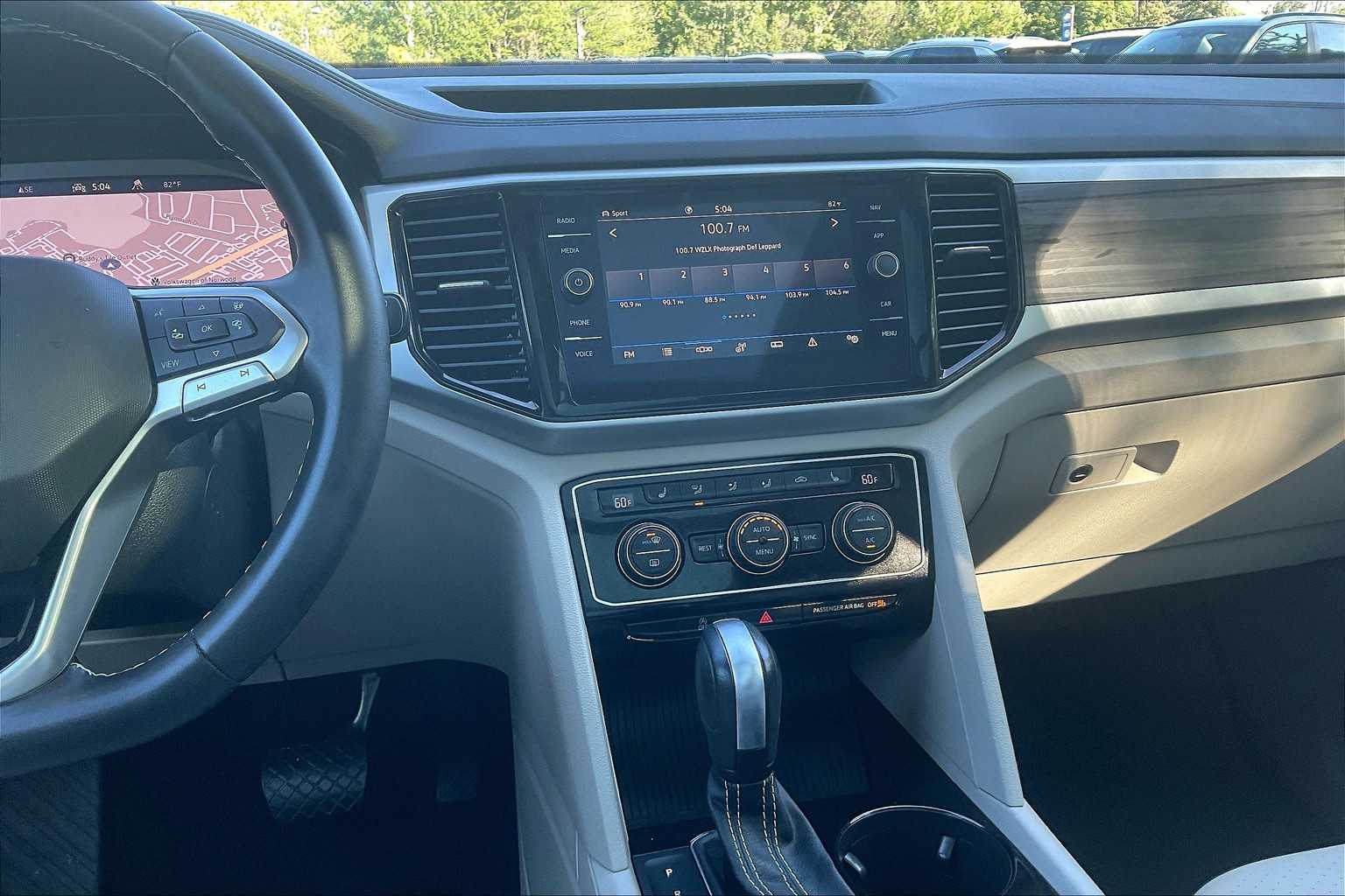 2023 Volkswagen Atlas 3.6L V6 SEL - Photo 19
