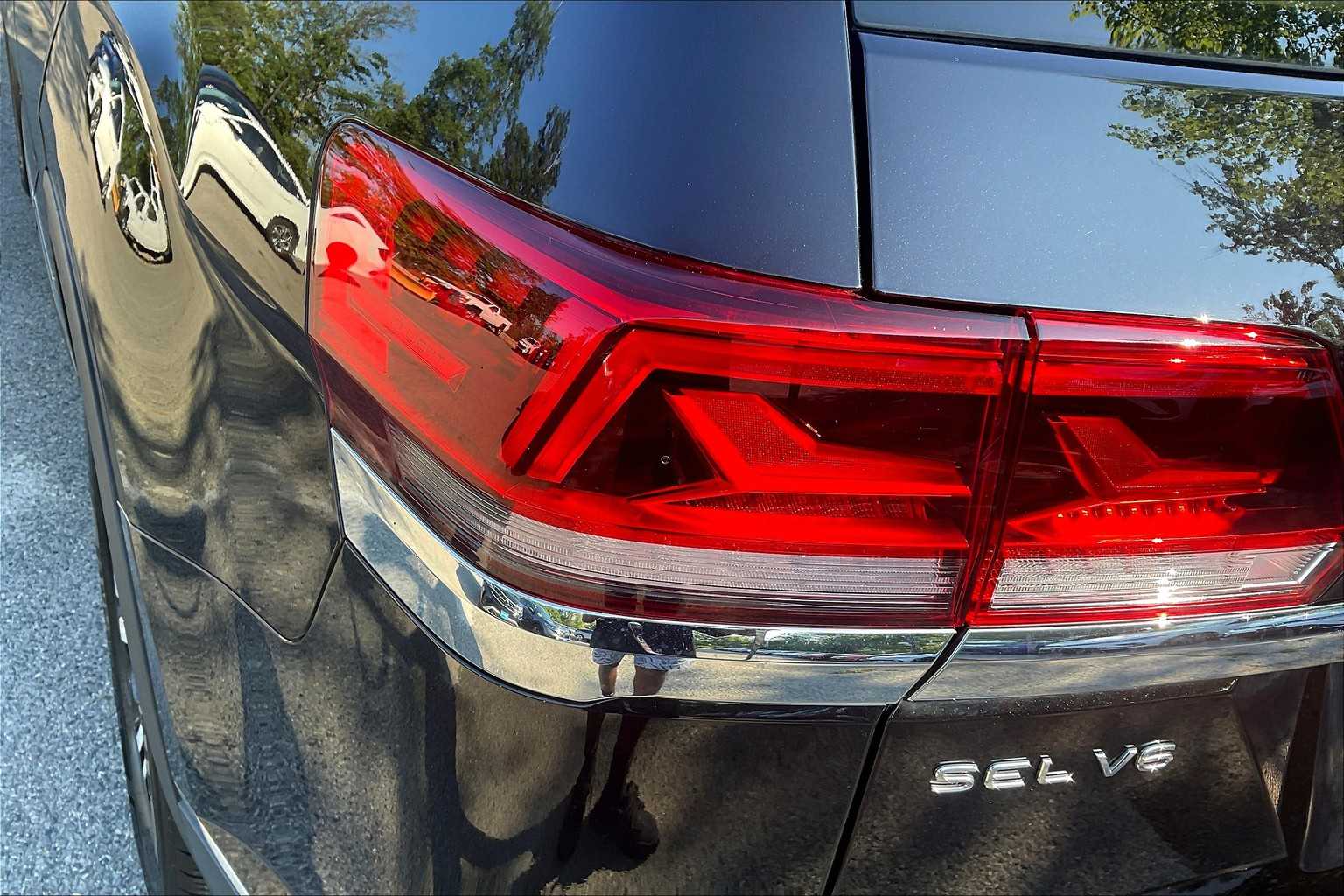 2023 Volkswagen Atlas 3.6L V6 SEL - Photo 33