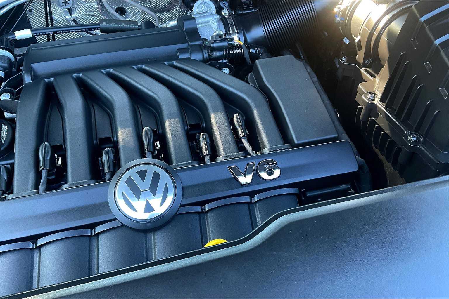2023 Volkswagen Atlas 3.6L V6 SEL - Photo 34