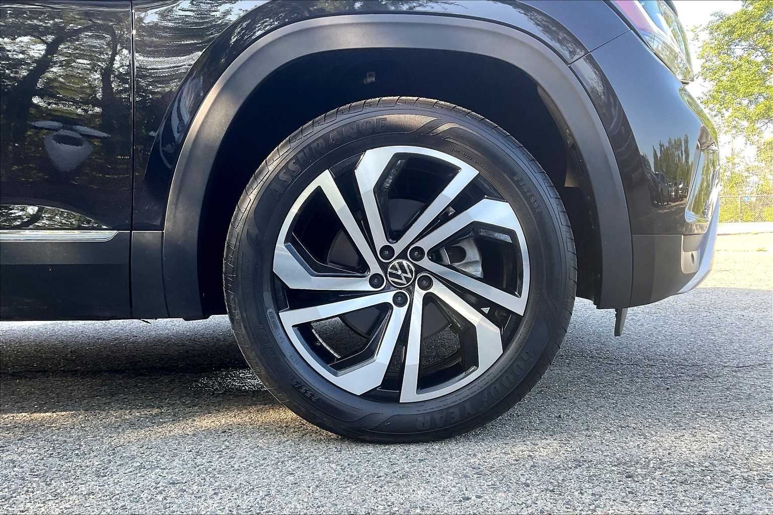 2023 Volkswagen Atlas 3.6L V6 SEL - Photo 7