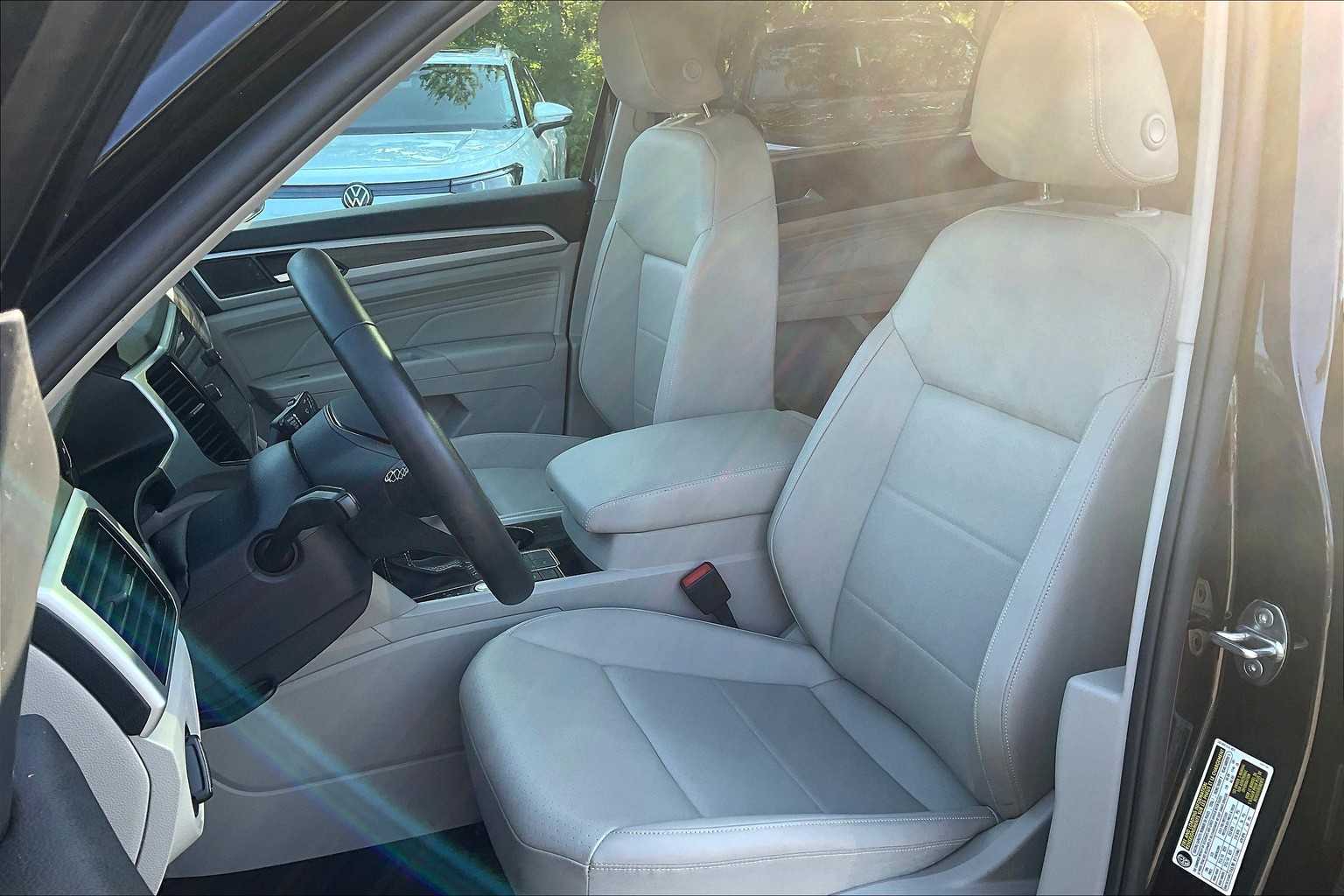 2023 Volkswagen Atlas 3.6L V6 SEL - Photo 10