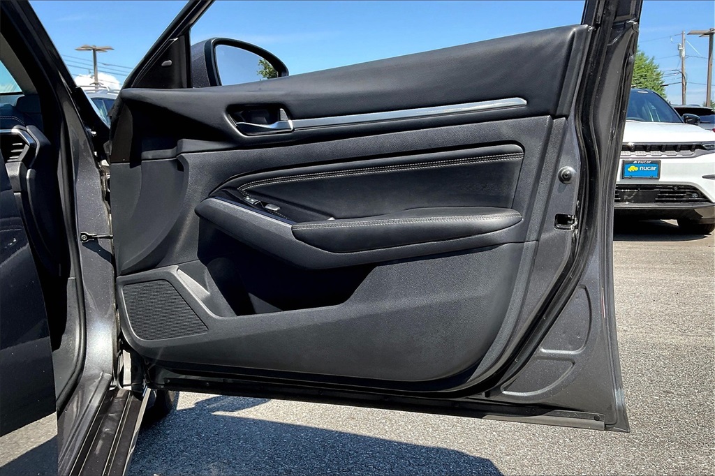 2022 Nissan Altima 2.5 SV - Photo 11