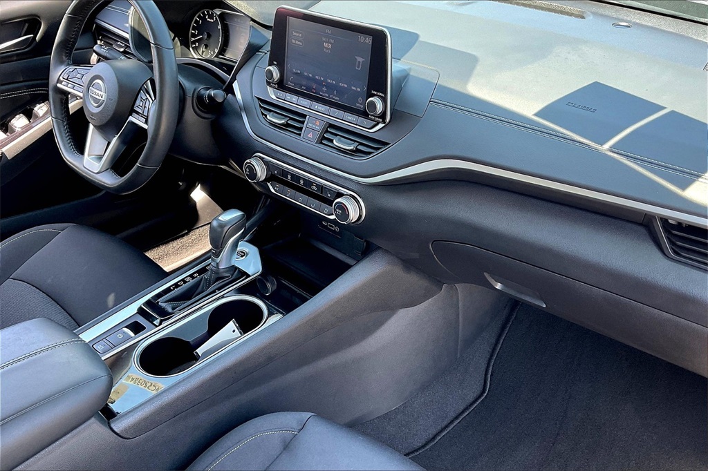 2022 Nissan Altima 2.5 SV - Photo 13