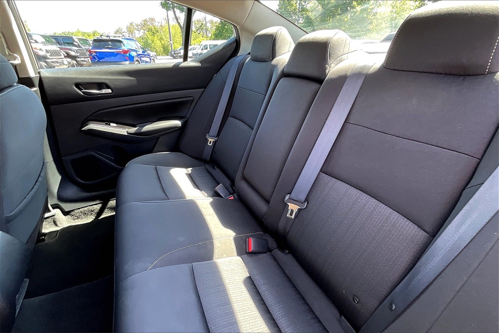 2022 Nissan Altima 2.5 SV - Photo 14