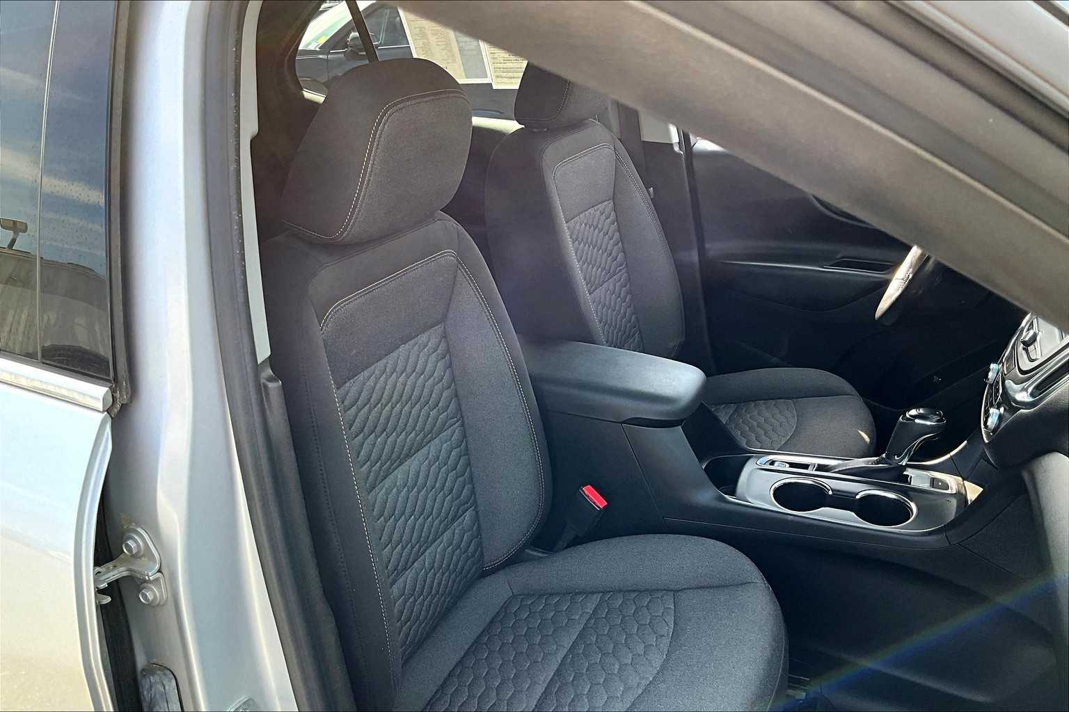 2020 Chevrolet Equinox LT - Photo 11