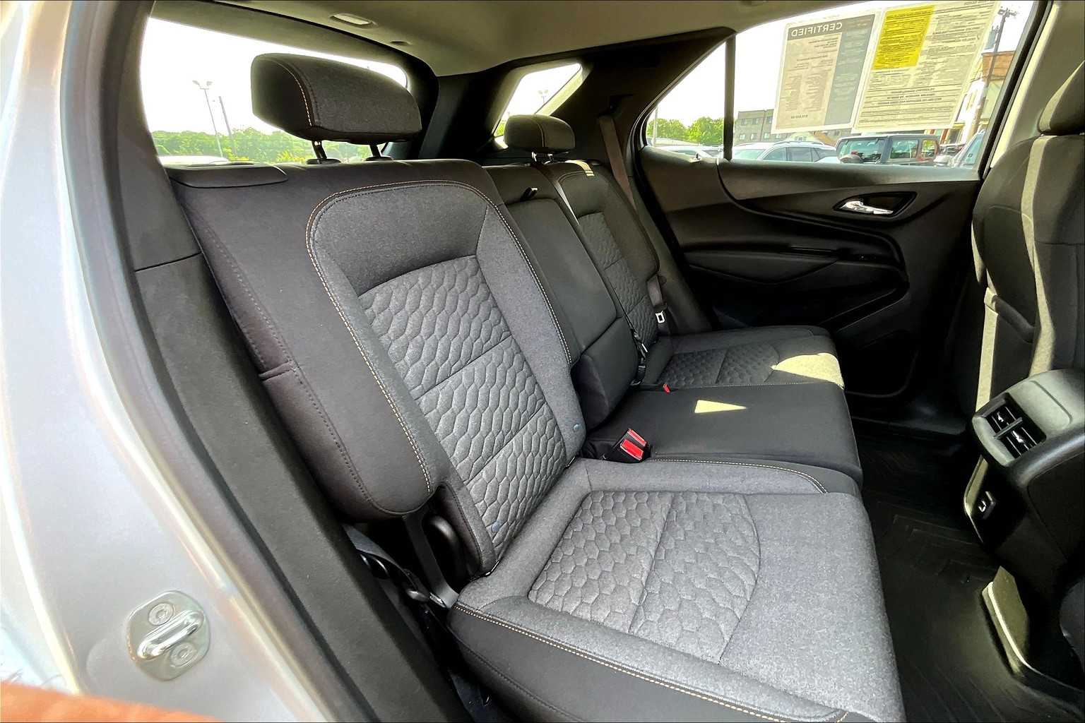 2020 Chevrolet Equinox LT - Photo 16