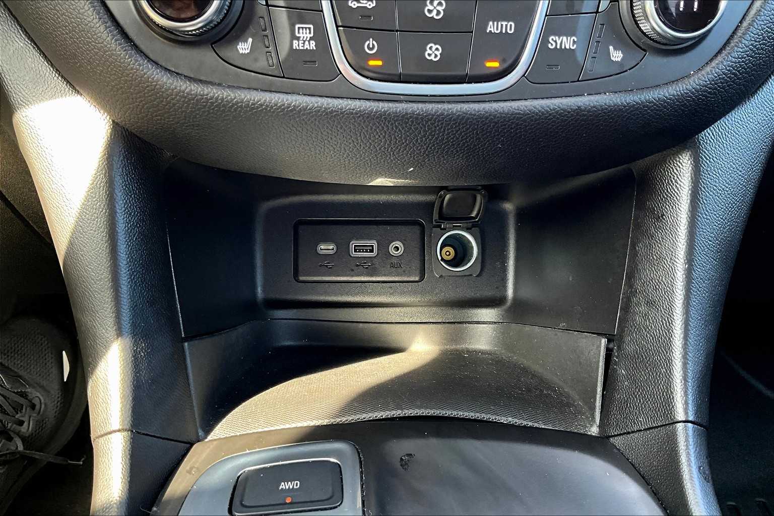 2020 Chevrolet Equinox LT - Photo 25