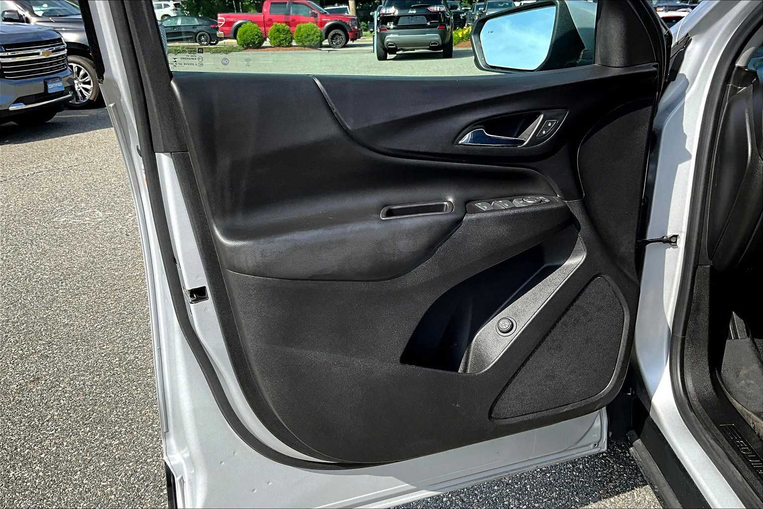 2020 Chevrolet Equinox LT - Photo 9